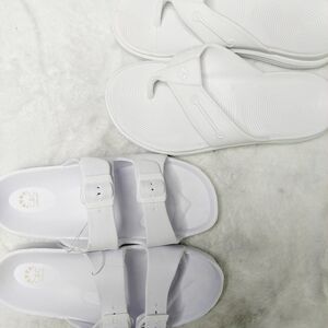 NEW Bundle of 2 CC Sofia/Sperry Windward Float White Thong Flip-Flop Sandal S236